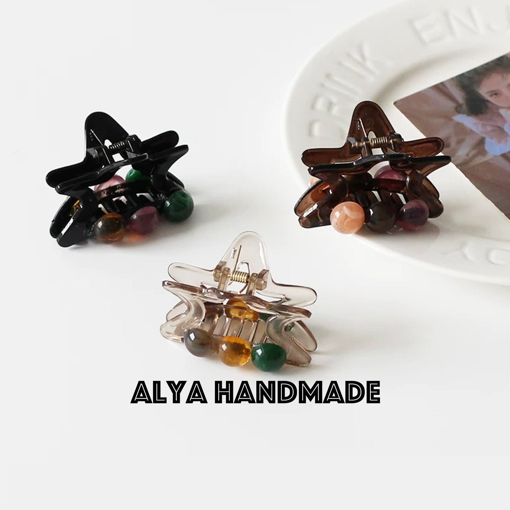 Round bead five pointed star half tied hair grab